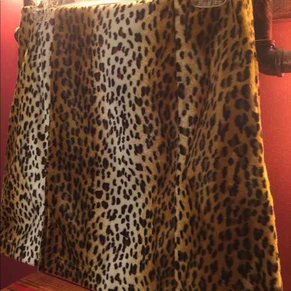 Copper Key Leopard Mini Skirt - Picture 3 of 4